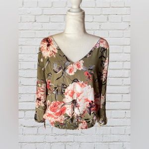 Beautiful FALL Floral NEW YORK & COMPANY BLOUSE in size MEDIUM